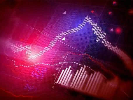 中外游客体验广西千年习俗舞“炮龙”