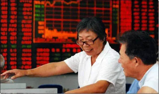 如何更加突出就业优先导向（政策问答・2024年中国经济这么干）