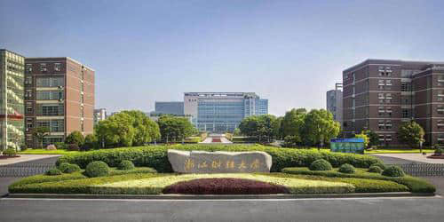 卢新华参加阳朔县代表团和政协联组审议讨论时指出 同心同向推动高质量发展 加快打造世界级旅游城市